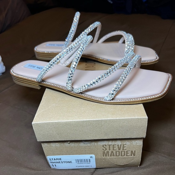 Steve Madden Starie Rhinestone Sandals size 11 Brand new - Picture 2 of 3